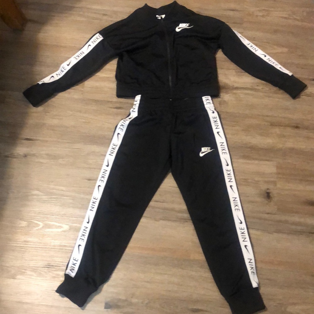 NIKE LOGO SET